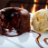 Lava cake - rețeta simplă și delicioasă a desertului spectaculos care a cucerit internetul și lumea întreagă 