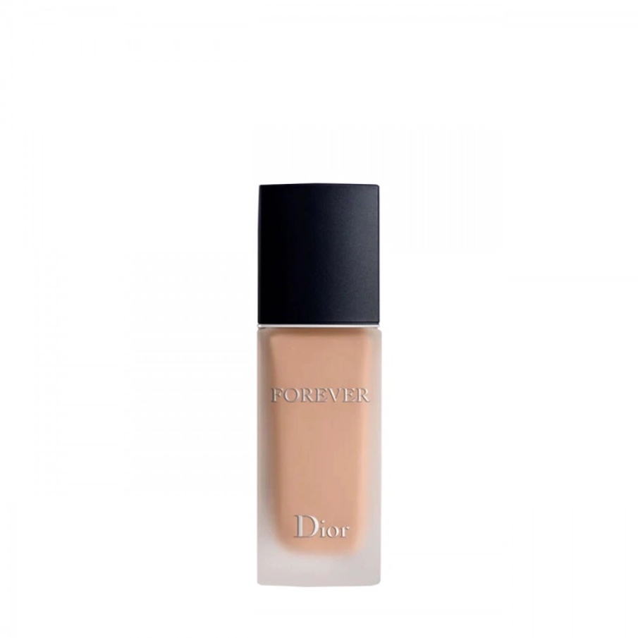 Fondul de ten Forever Matte Foundation de la Dior oferă tenului un aspect mat, fără luciu, și de uniformizare a tenului. Porii sunt estompați purtându-l