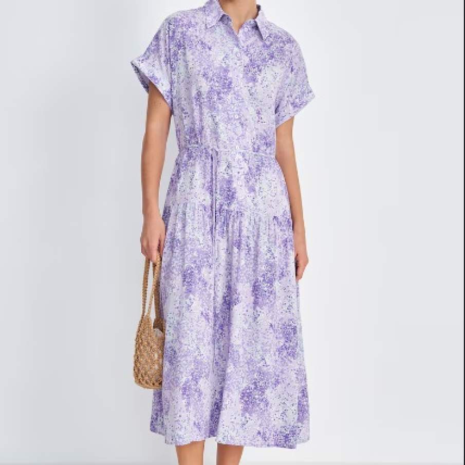 Rochie midi FINN FLARE cu model abstract, care combină într-un mod plăcut vizual nuanțele de violet deschis, lila și ametist