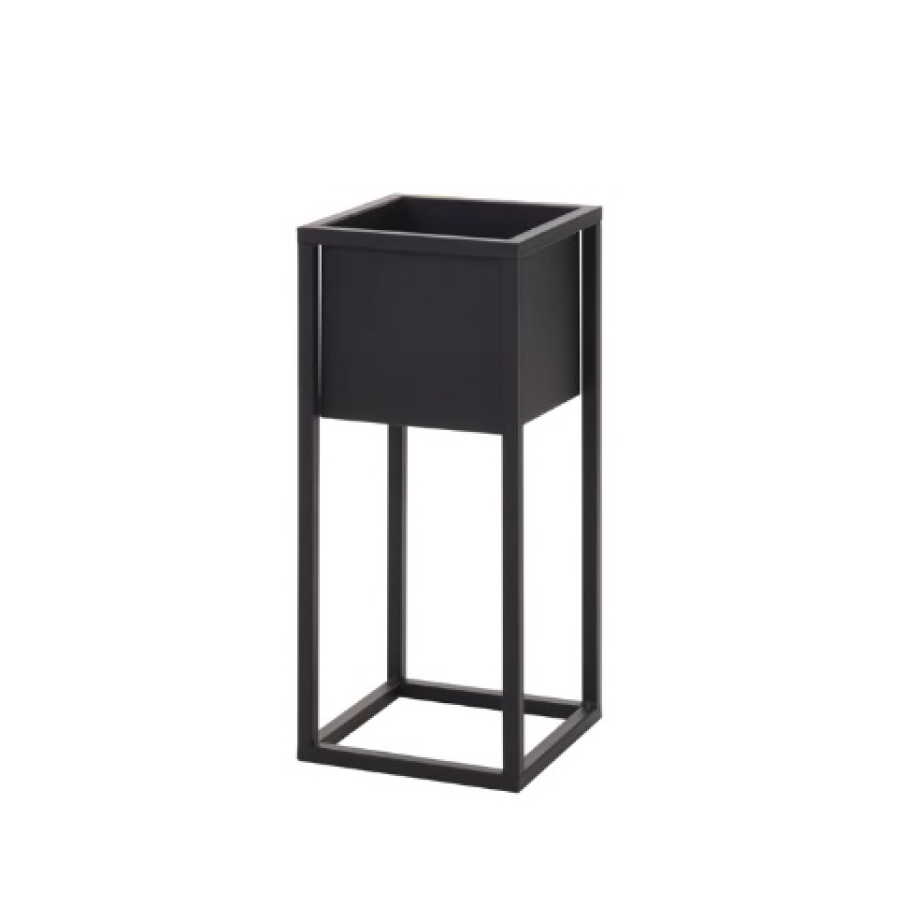 Ghiveci H&S Collection din metal negru, cu picior metalic stabil și lung. Are o greutate de 1.91 kg și dimensiuni de 21x21x50cm.