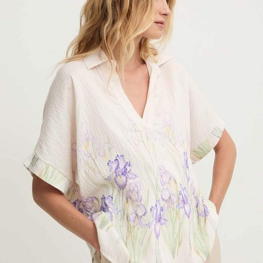 Bluză lejeră din colecția Answear Lab cu imprimeu floral, perfectă pentru zilele călduroase de vară