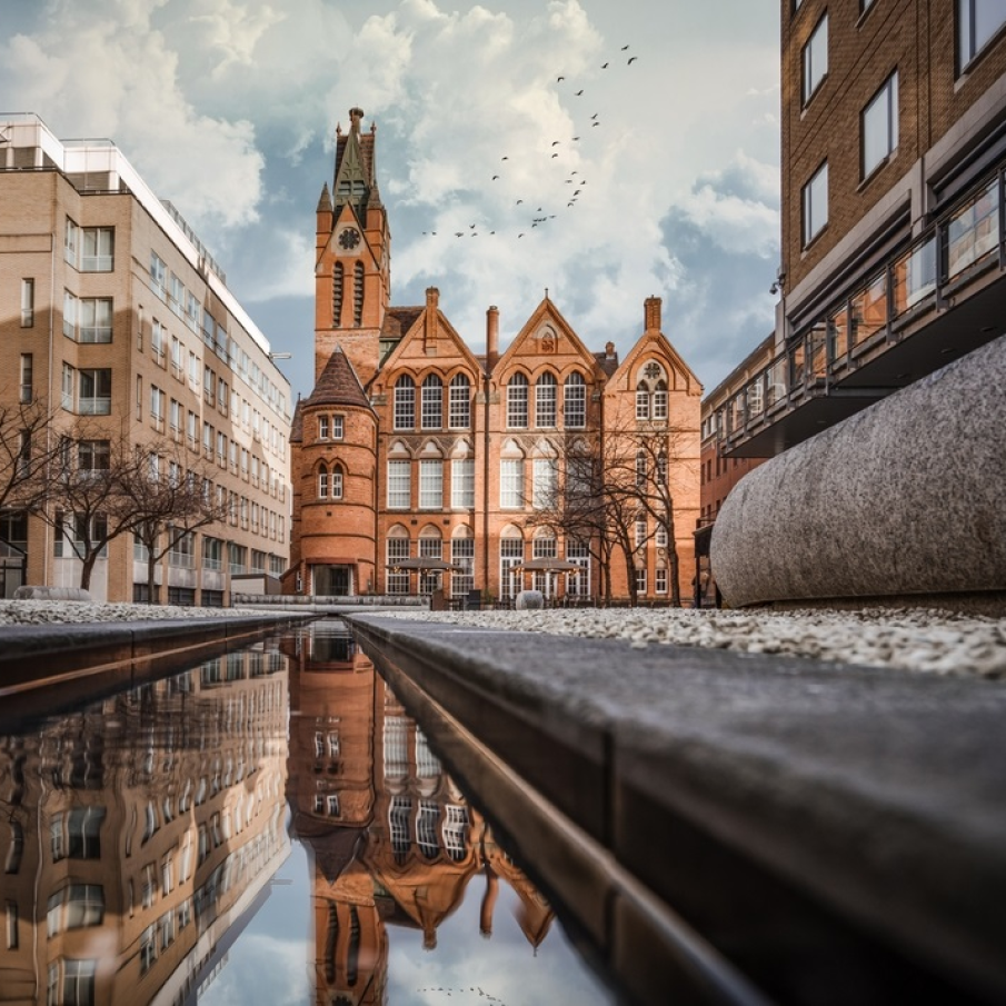 Brindley Place (Birmingham) surprins cu susul în jos 